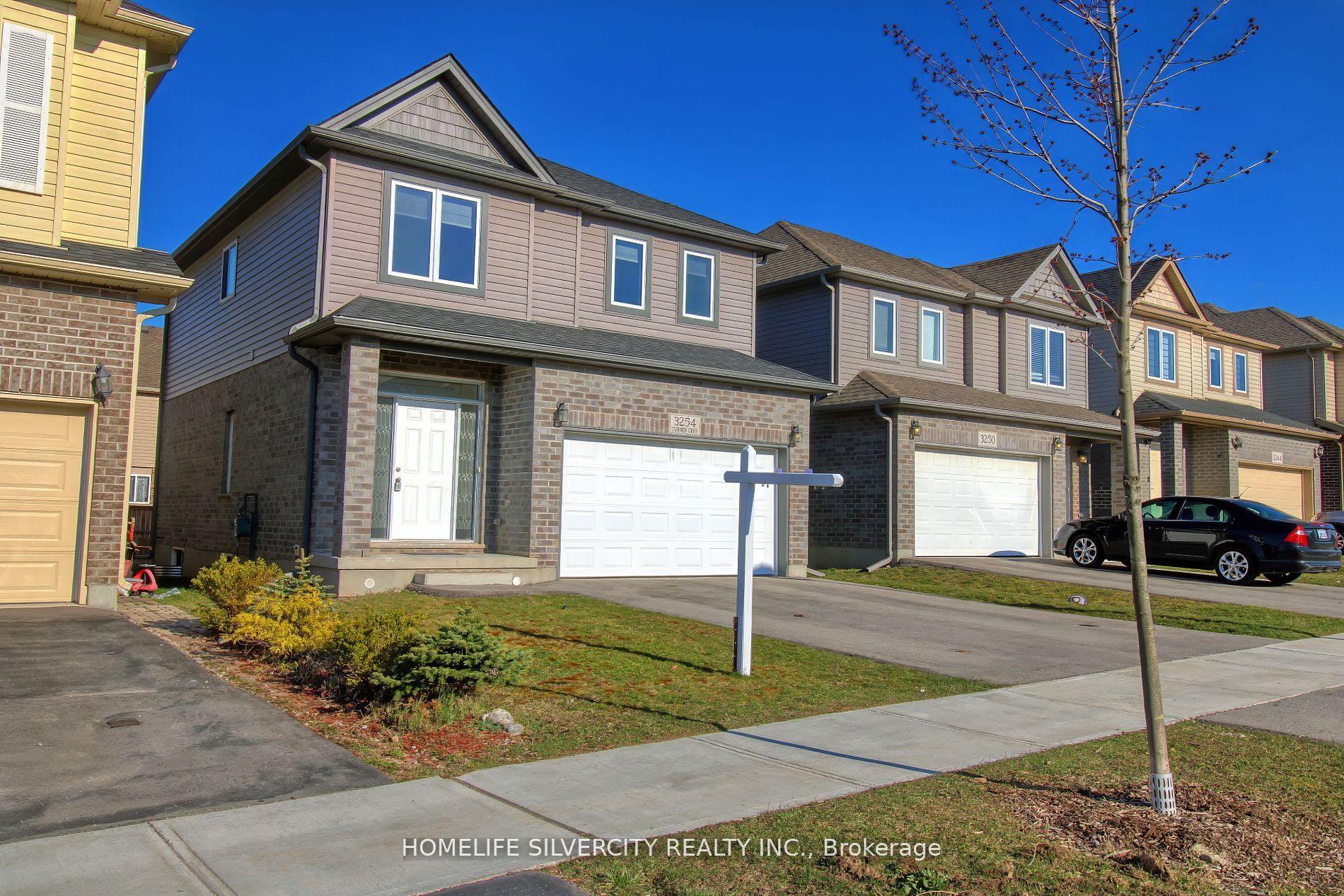 3254 Turner Crescent