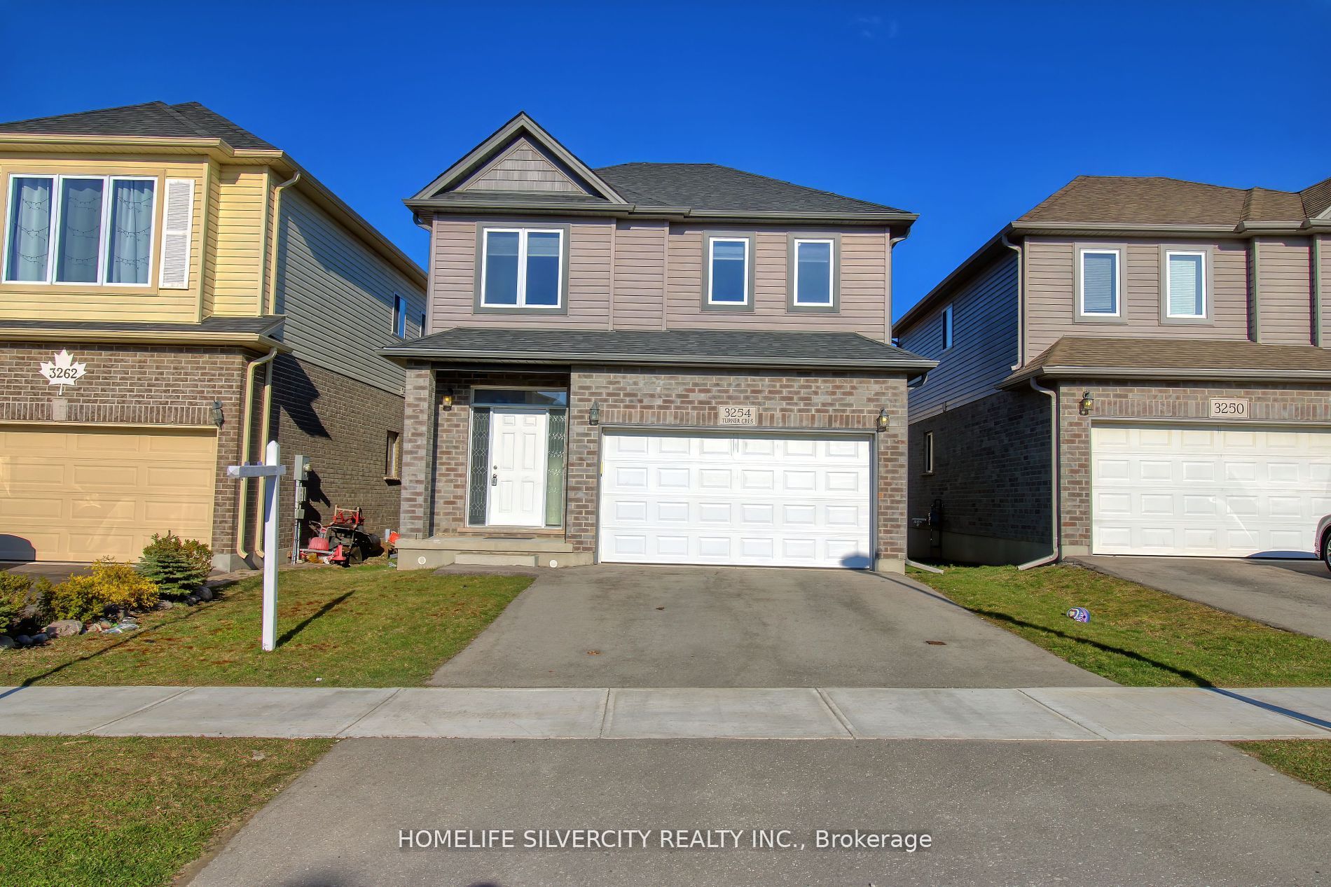 3254 Turner Crescent