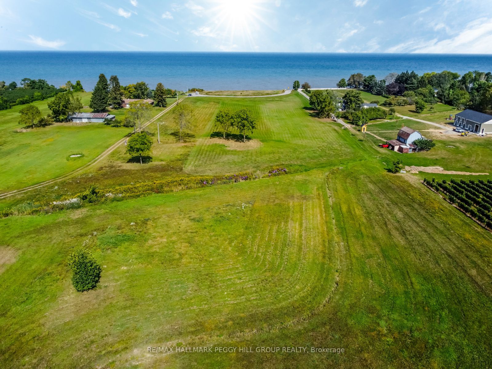 4558 Lakeside Drive
