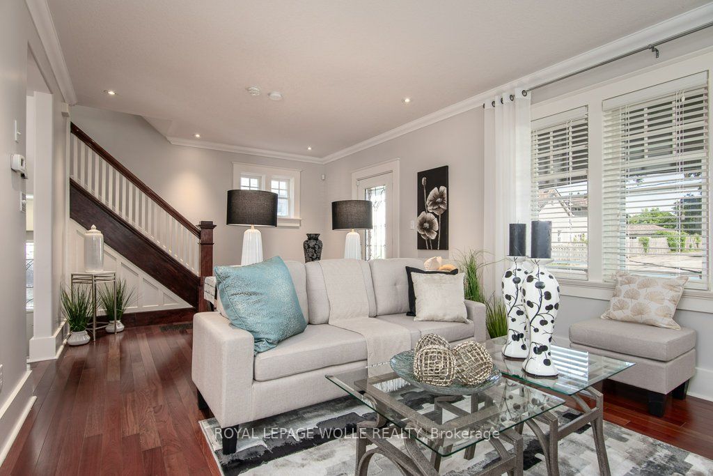 36 Union Street E
