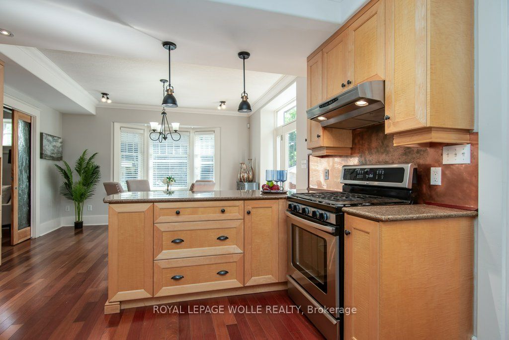 36 Union Street E