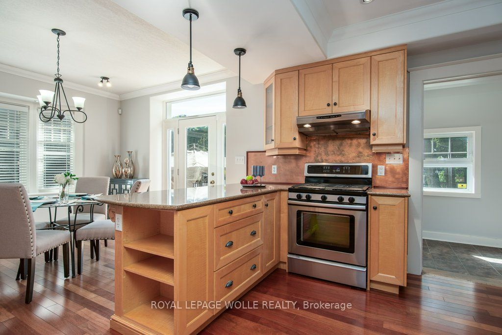36 Union Street E