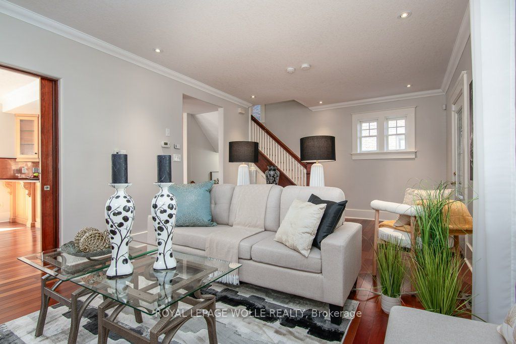 36 Union Street E