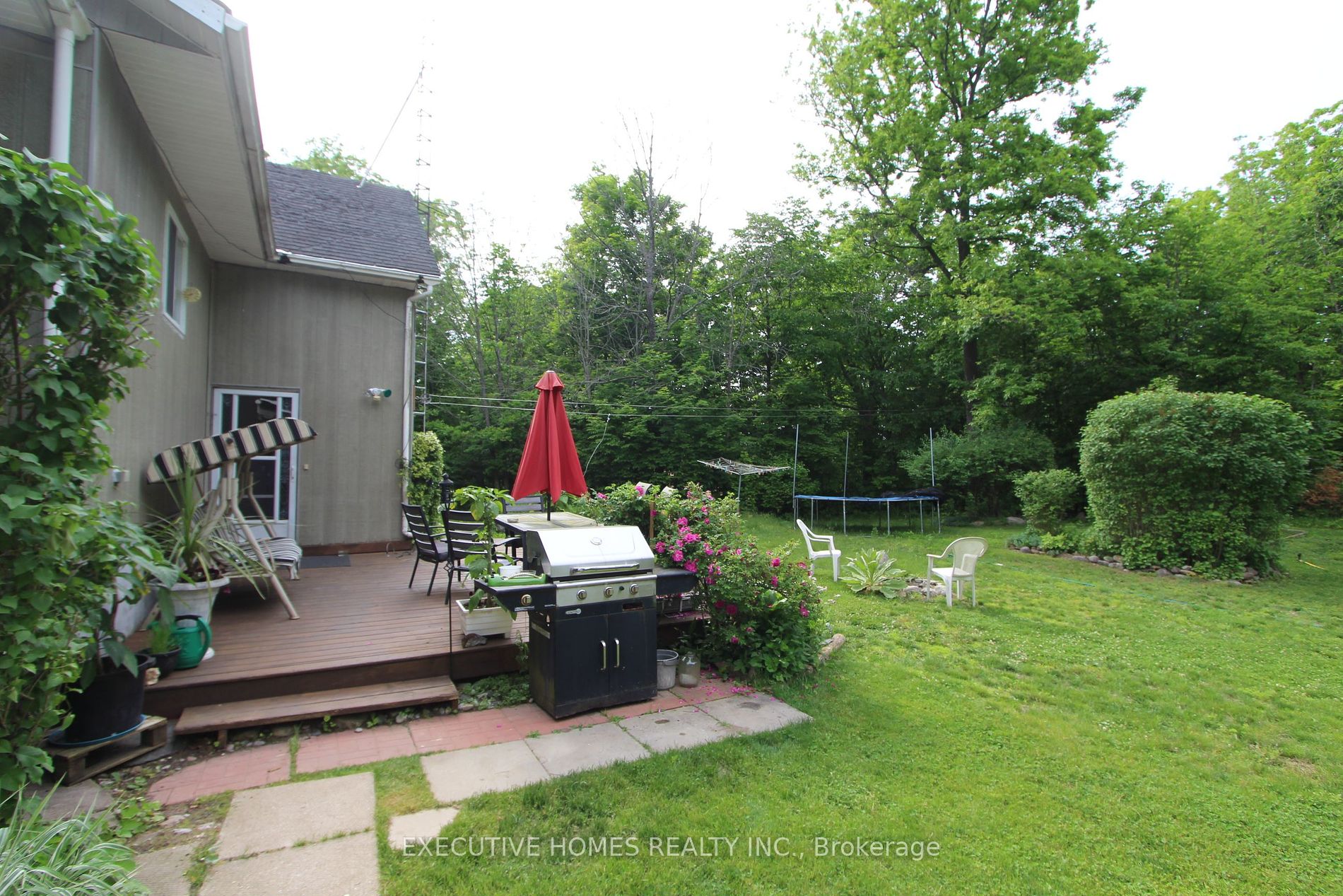 28 Woodlawn Drive