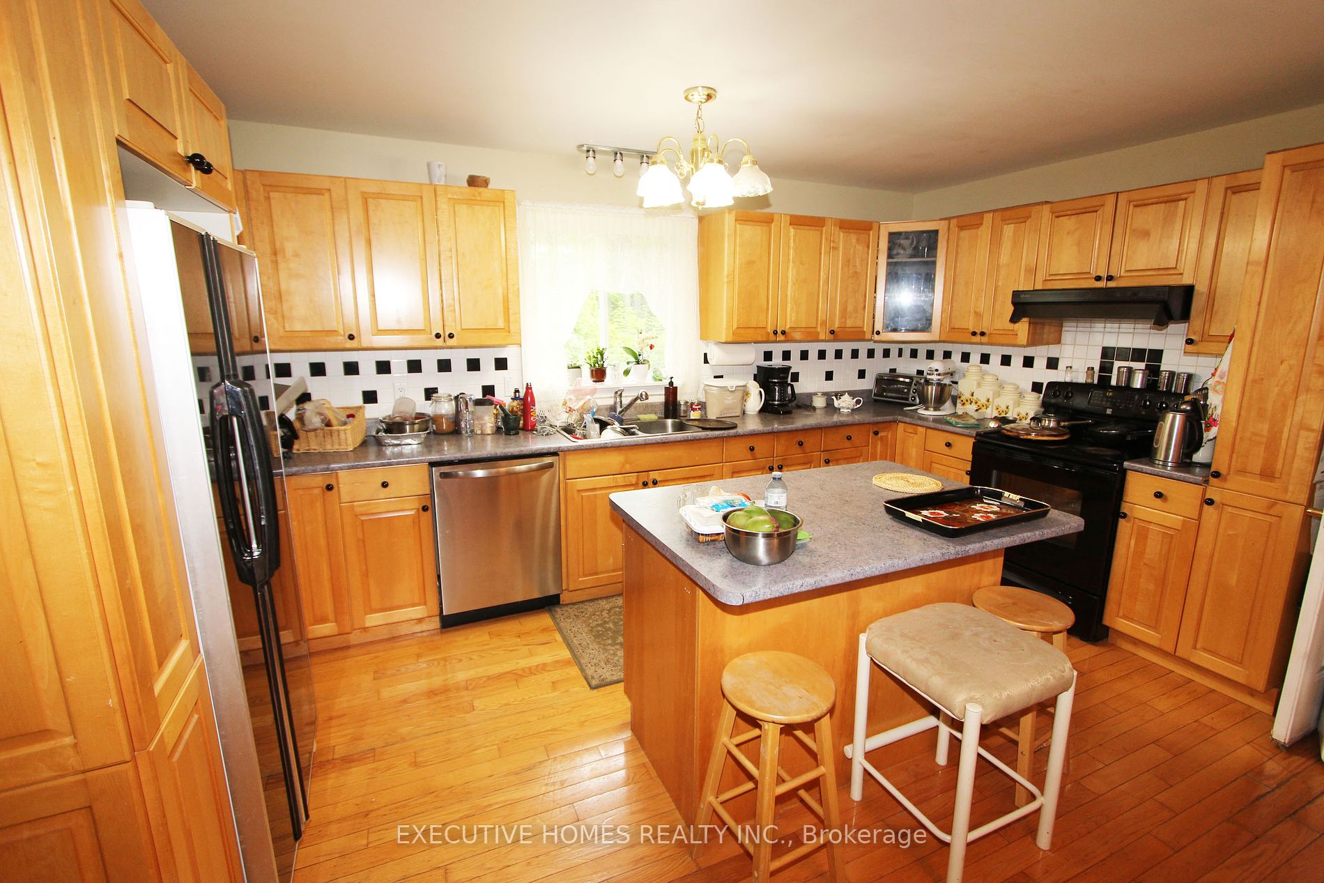 28 Woodlawn Drive