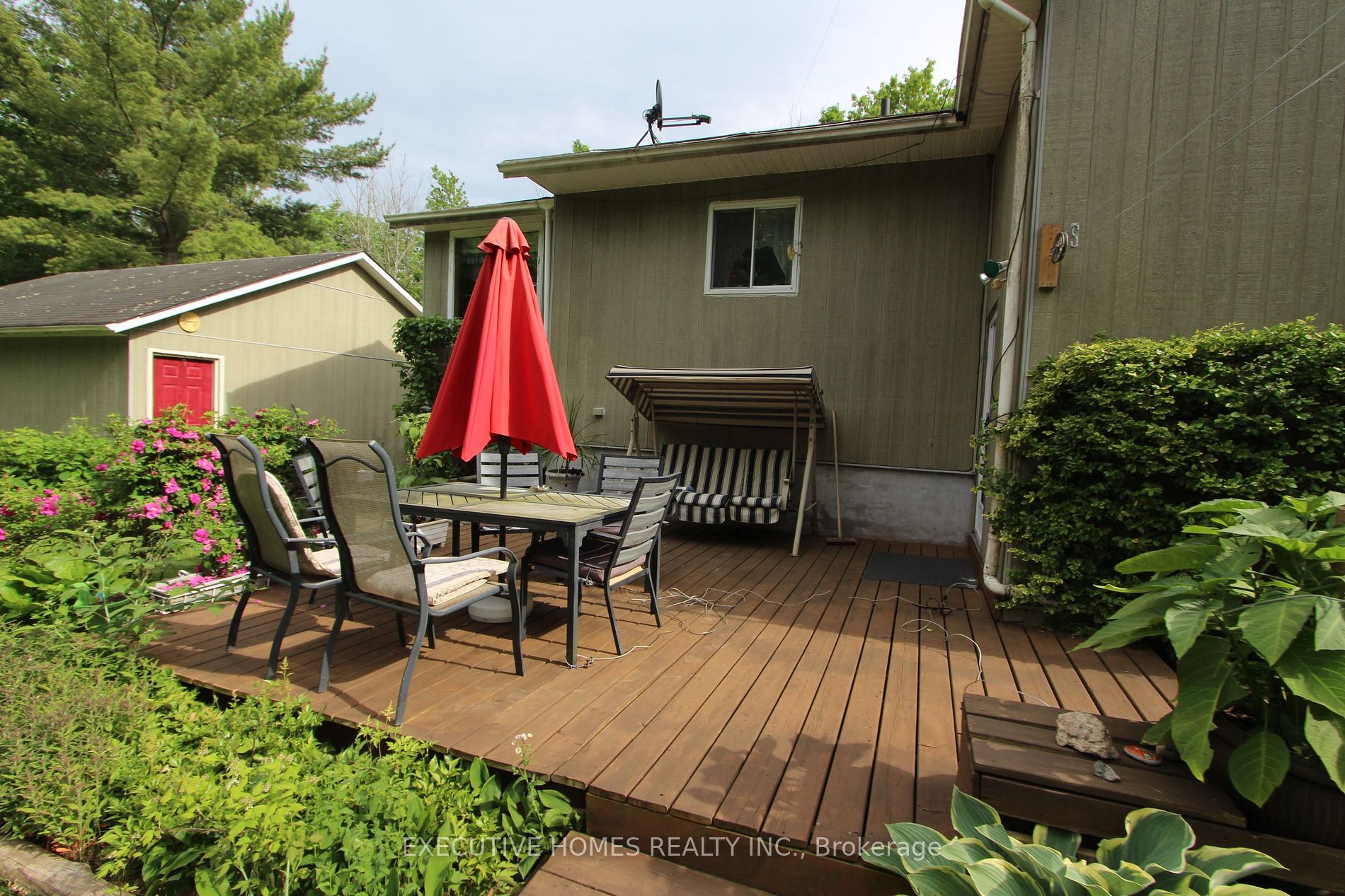 28 Woodlawn Drive