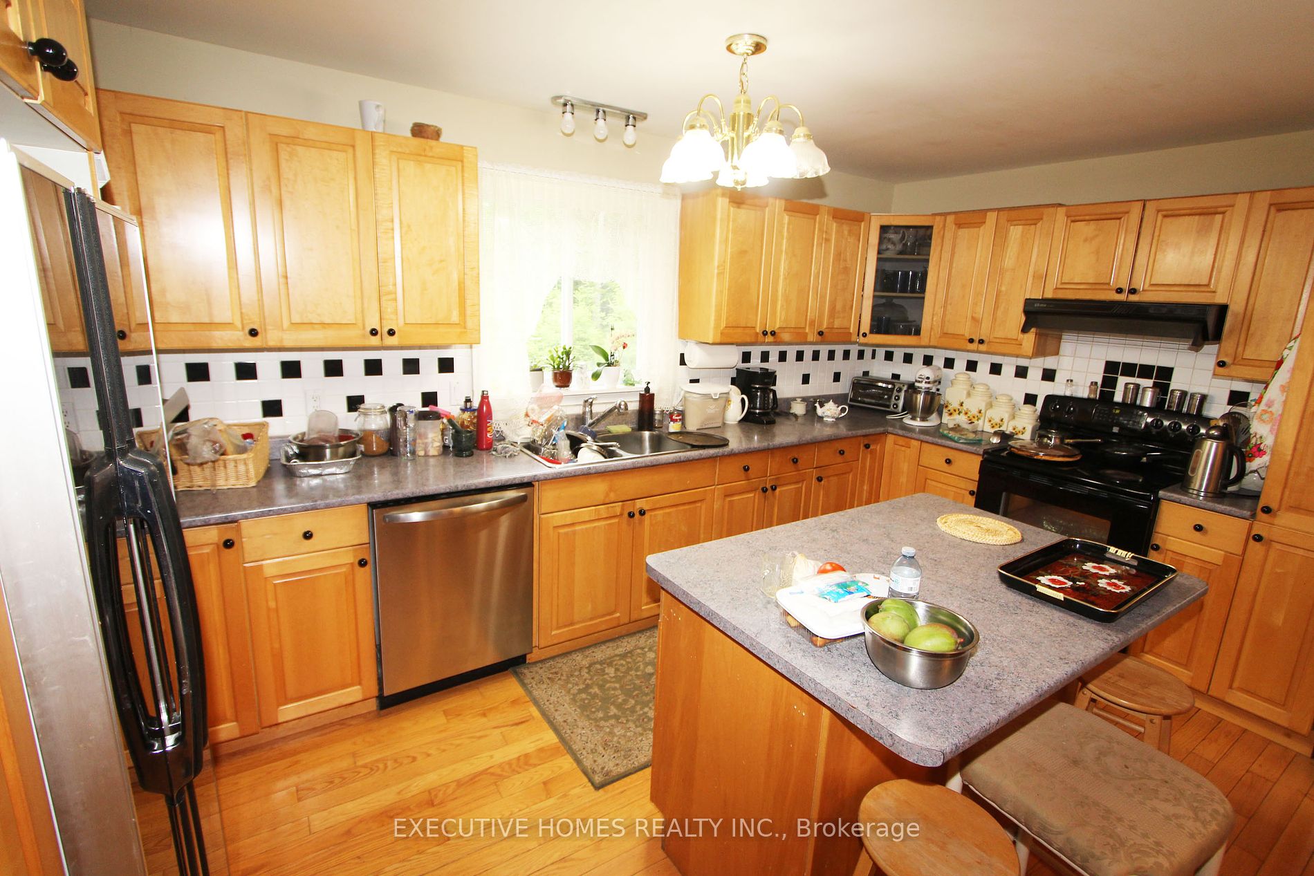 28 Woodlawn Drive