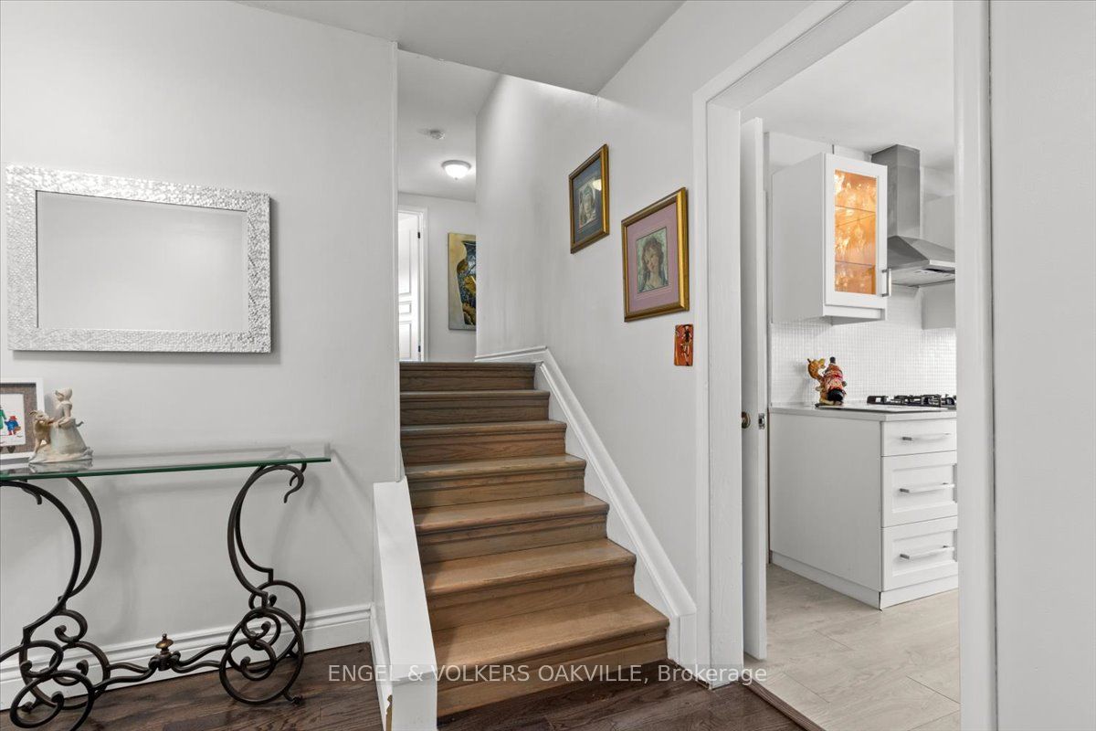 14 Lynnwood Ave