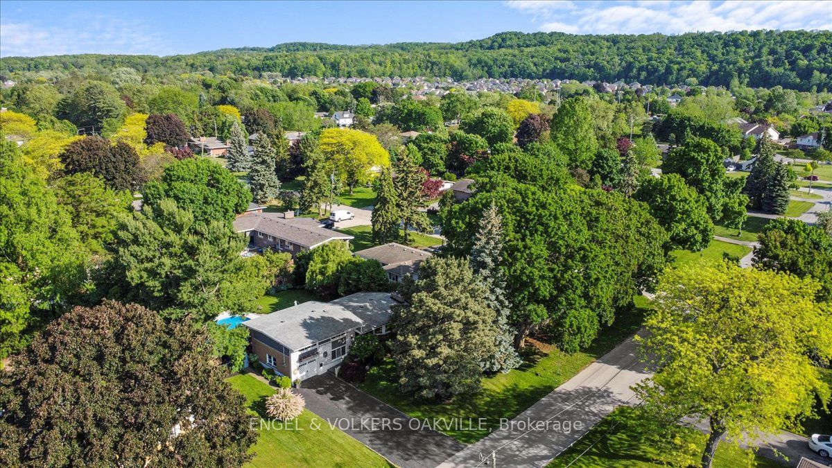 14 Lynnwood Ave