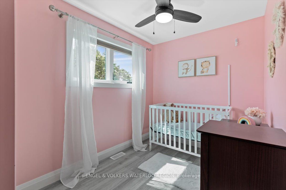 6 Applewood Avenue