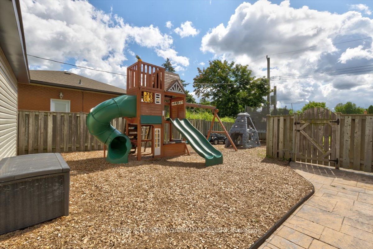 6 Applewood Avenue