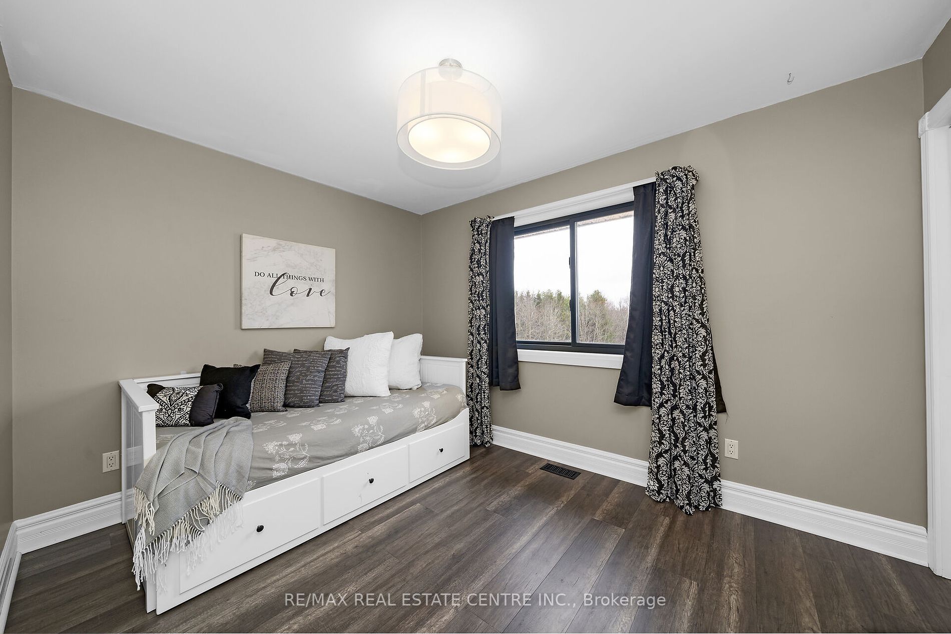 9343 Wellington 22 Road