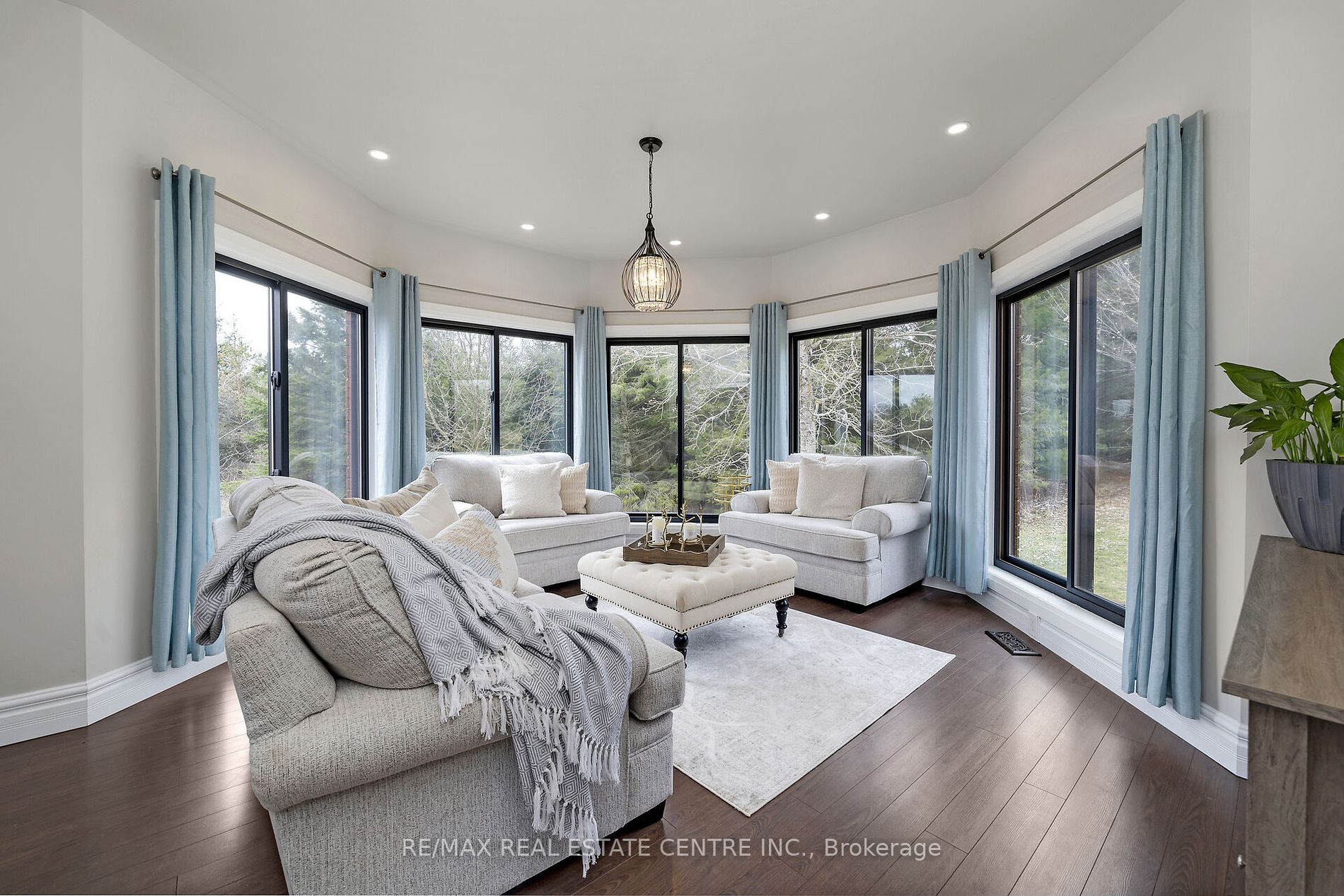 9343 Wellington 22 Road