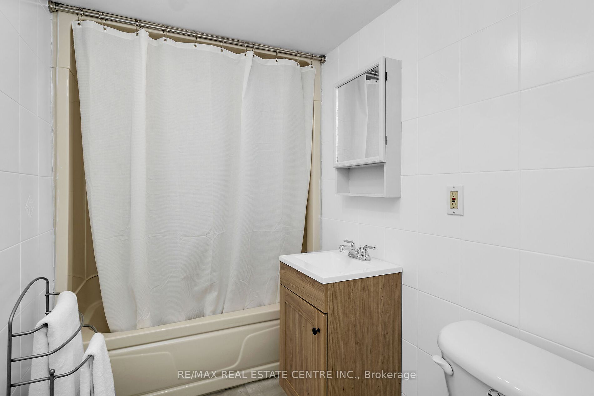 9343 Wellington 22 Road