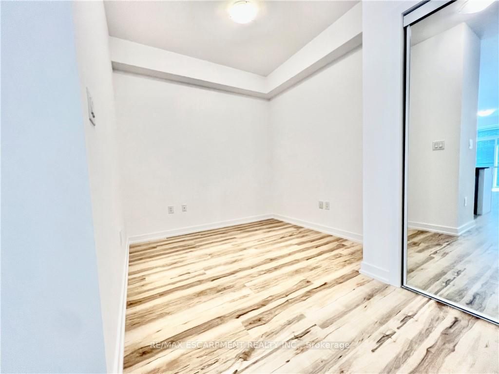 460 Dundas St E, #336
