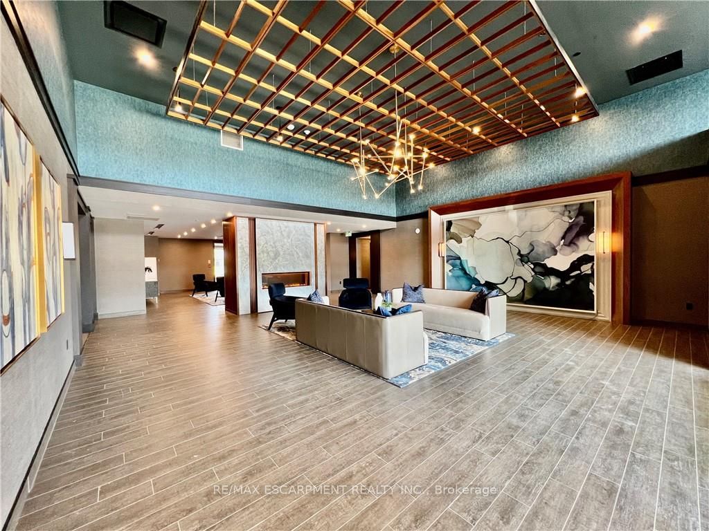 460 Dundas St E, #336