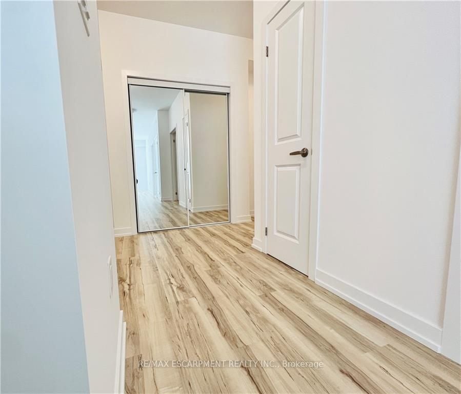 460 Dundas St E, #336