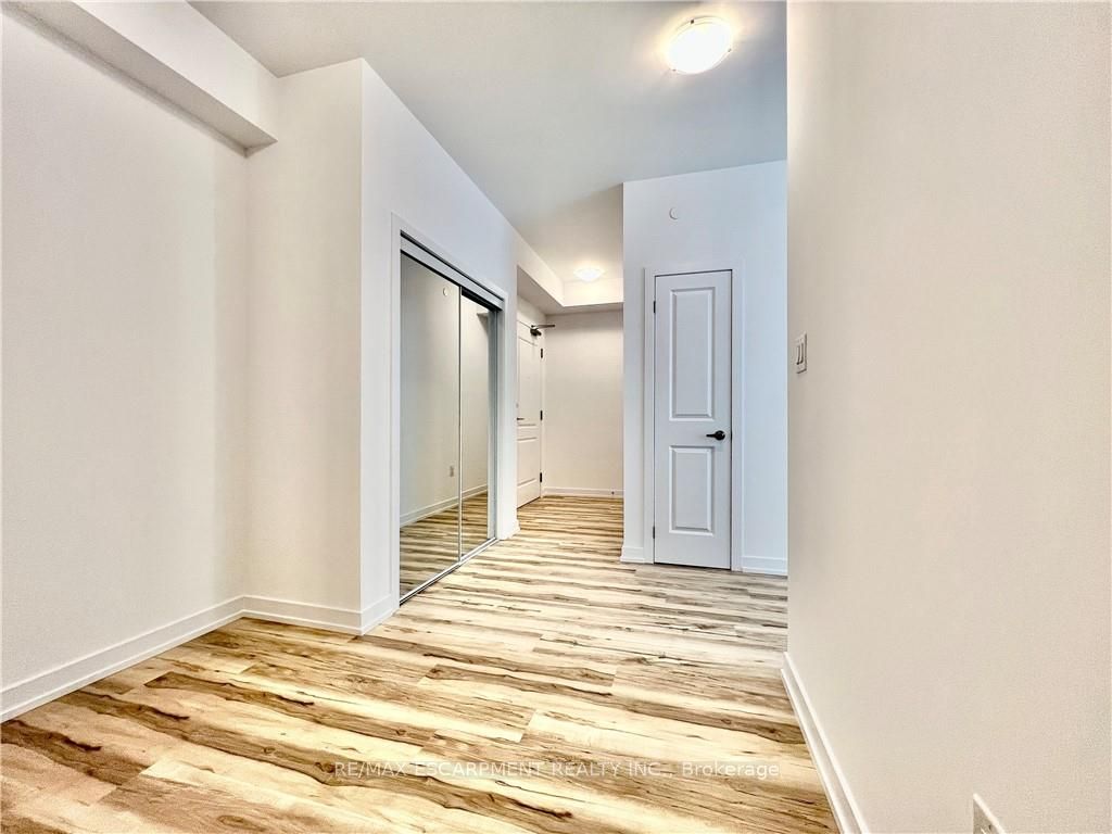 460 Dundas St E, #336