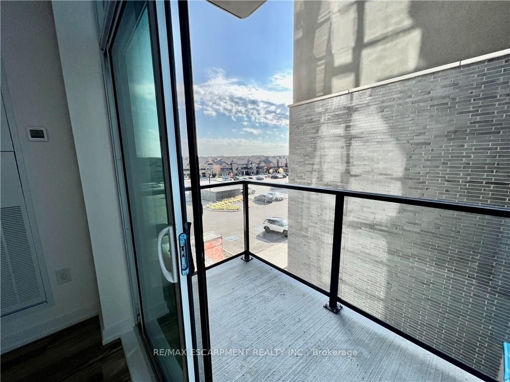 460 Dundas St E, #336