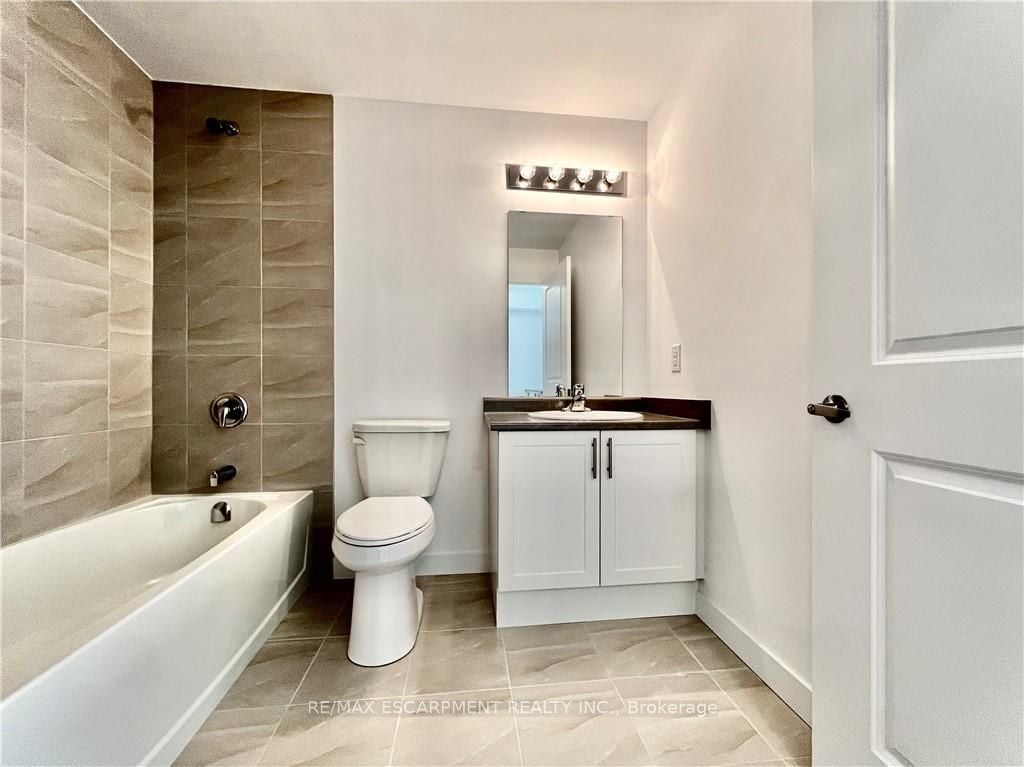460 Dundas St E, #336