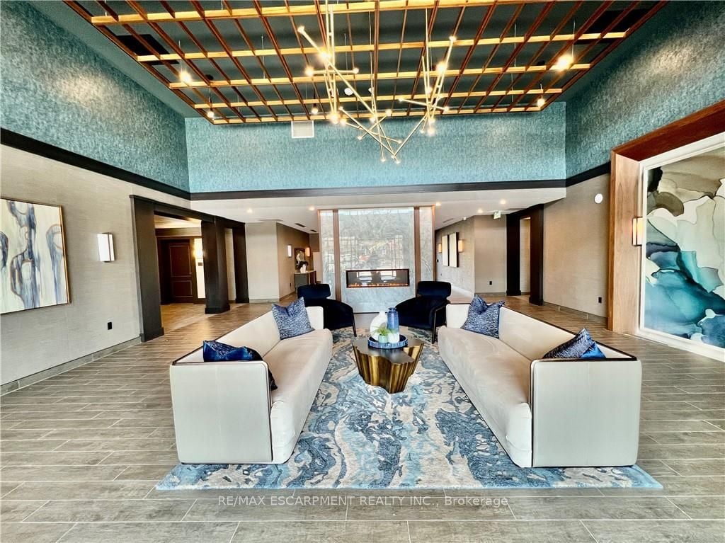 460 Dundas St E, #336