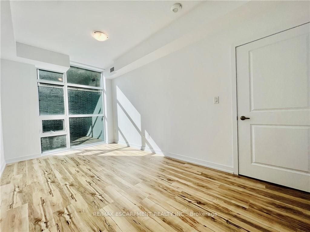 460 Dundas St E, #336