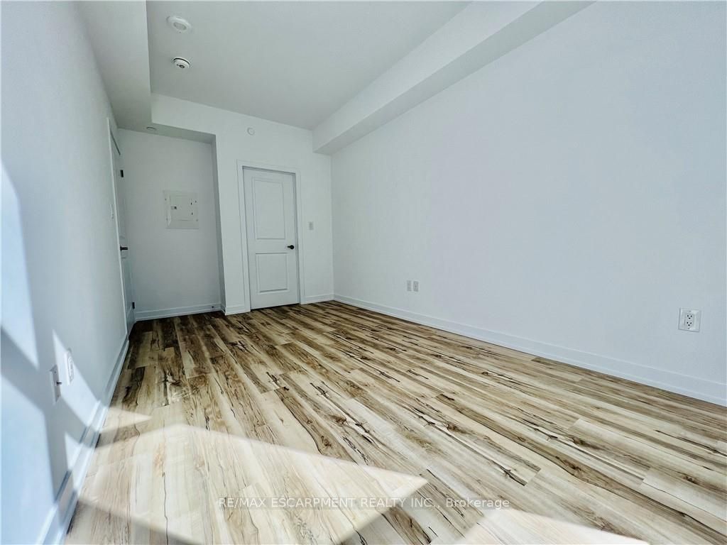 460 Dundas St E, #336