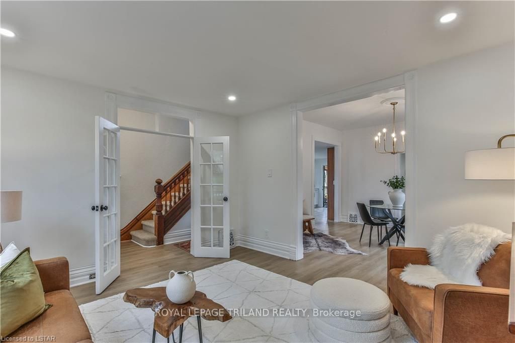 84 High St