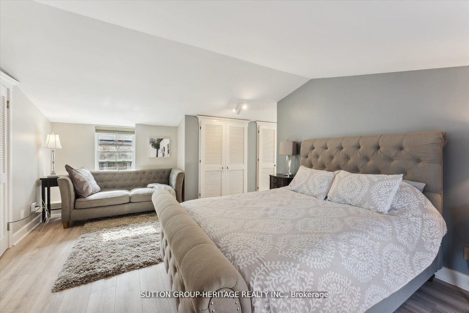 99 Bridge Street E #5