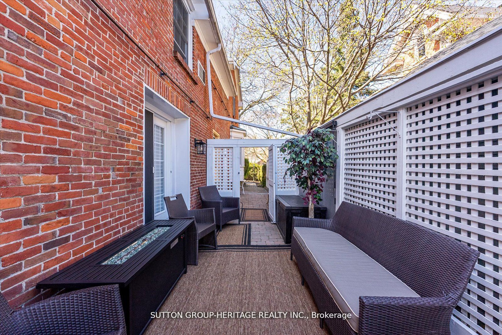 99 Bridge Street E #5