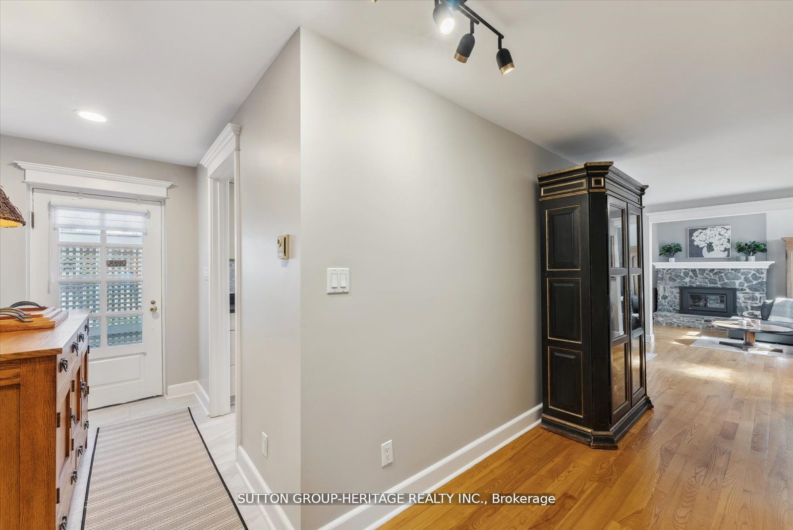99 Bridge Street E #5