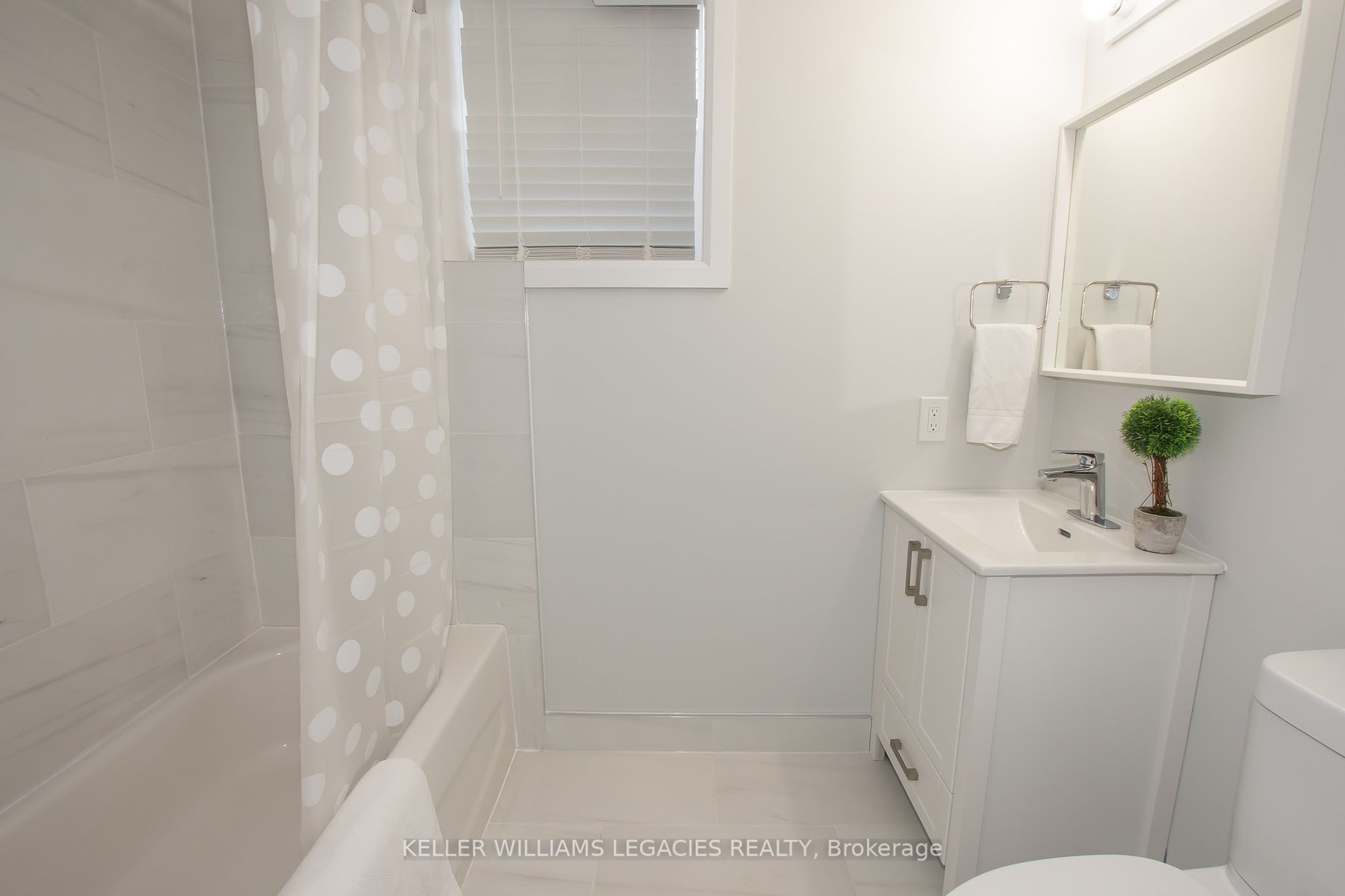 30 CLASSIC Avenue, #5