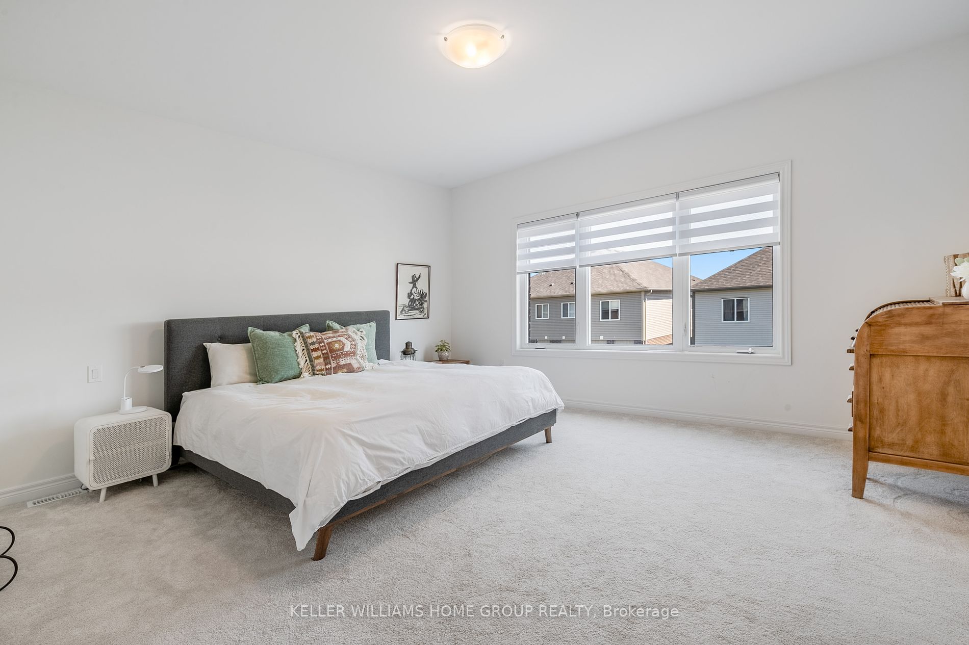 48 Macalister Boulevard