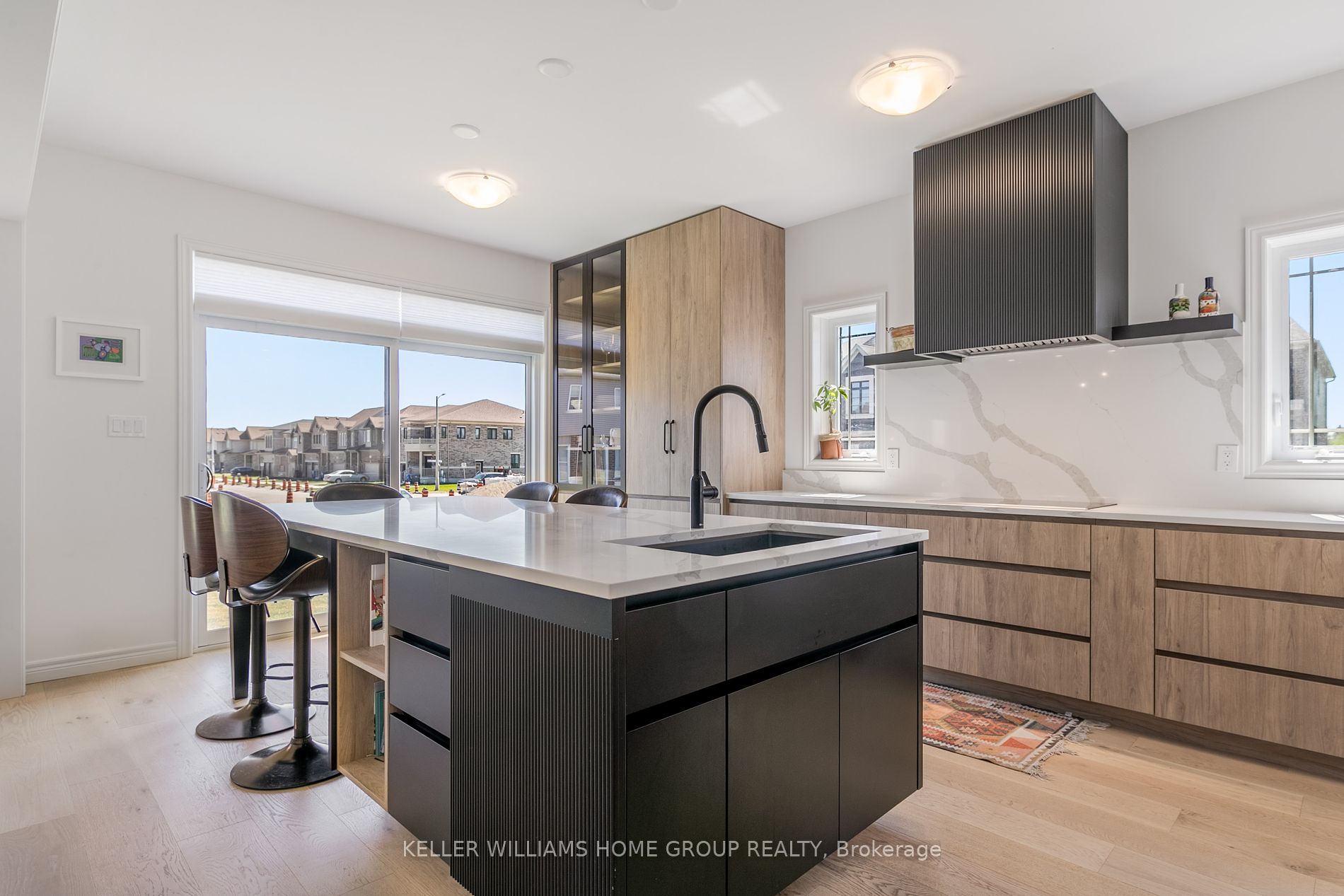 48 Macalister Boulevard