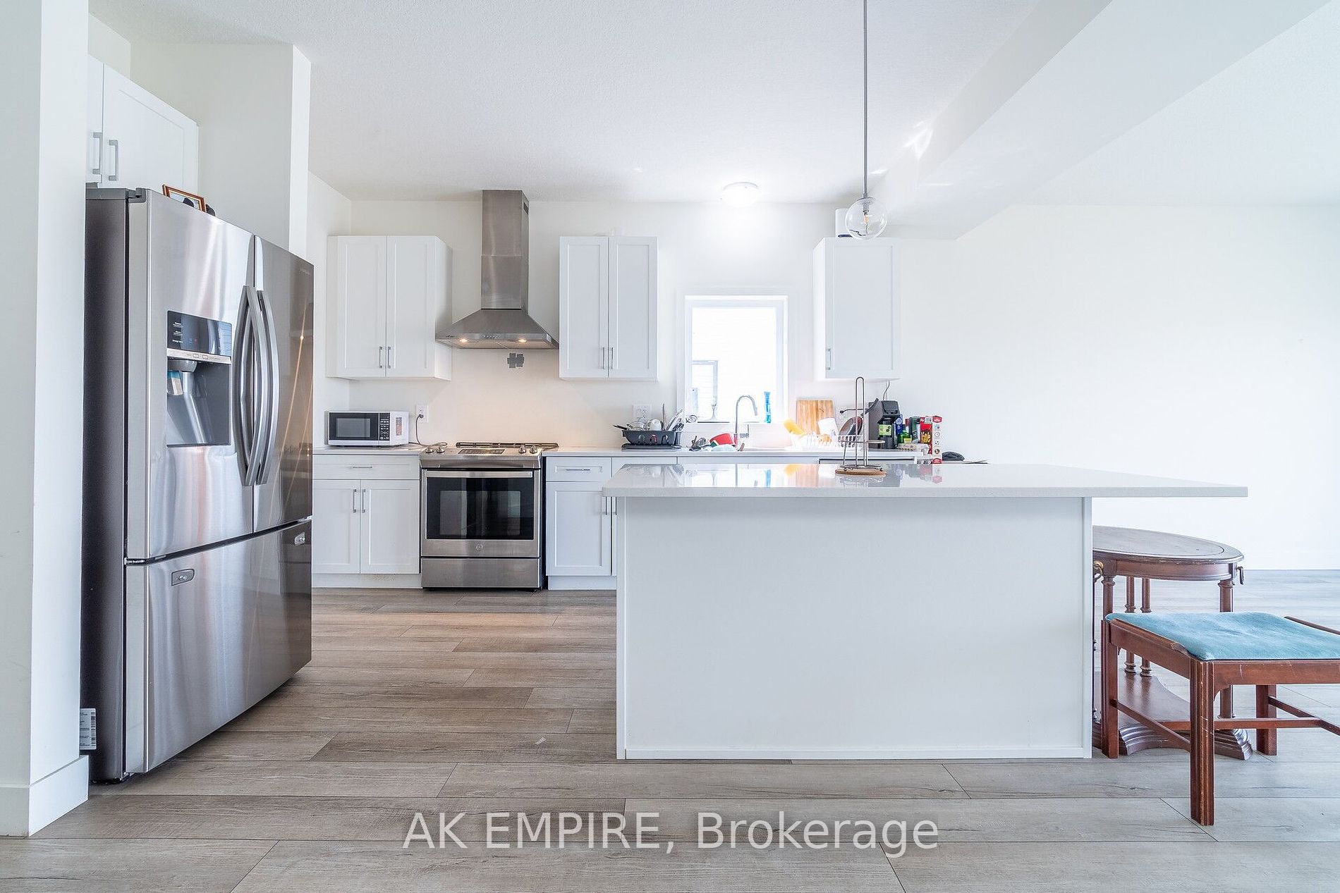 1604 Capri Cres
