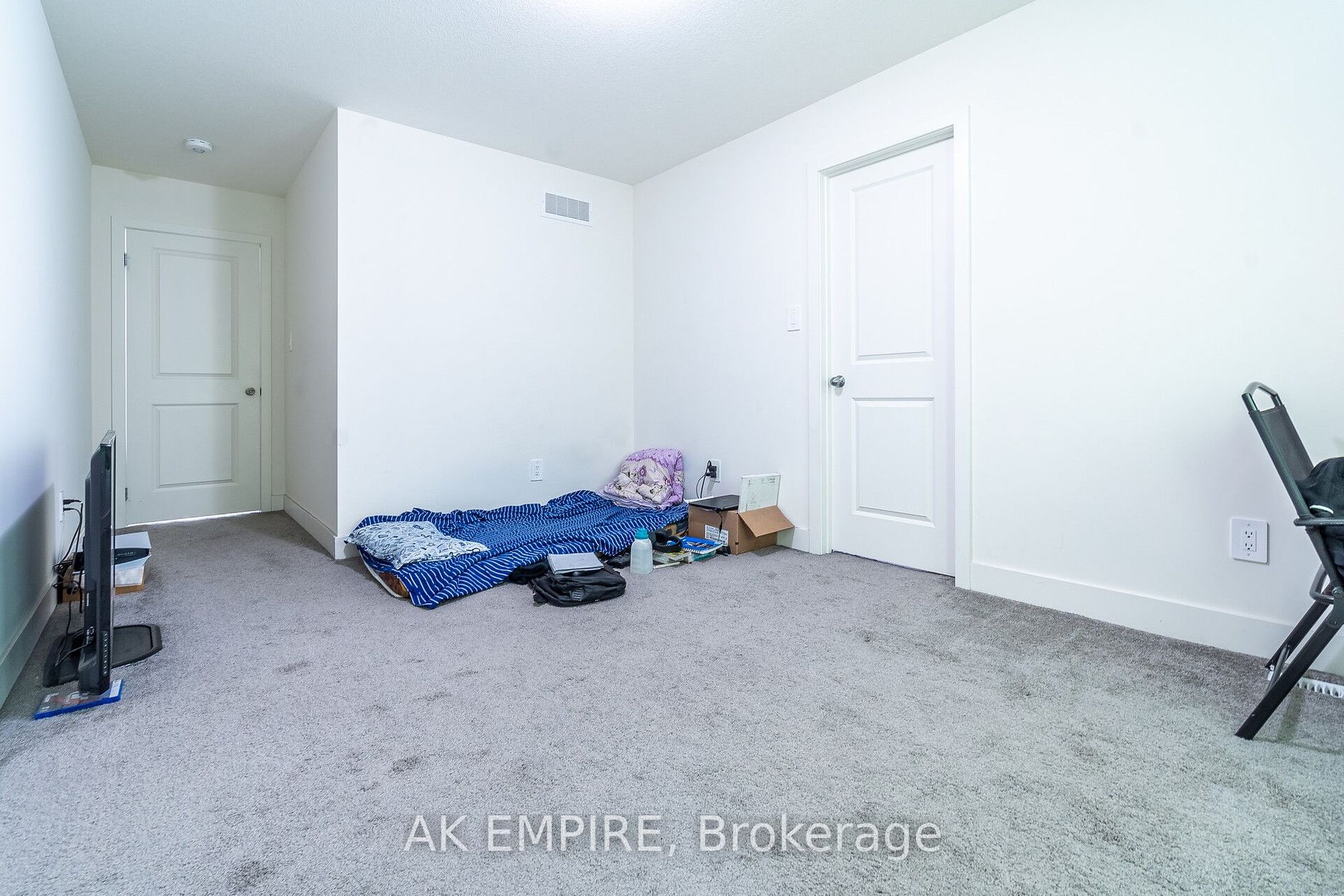 1604 Capri Cres