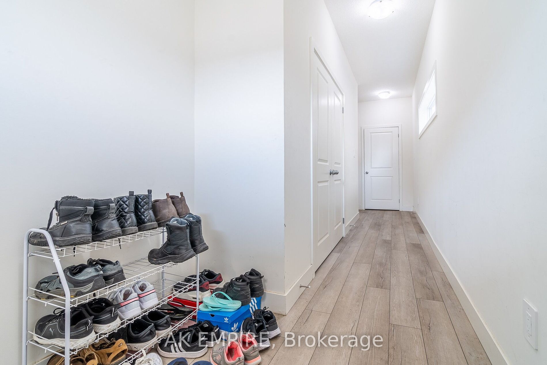 1604 Capri Cres