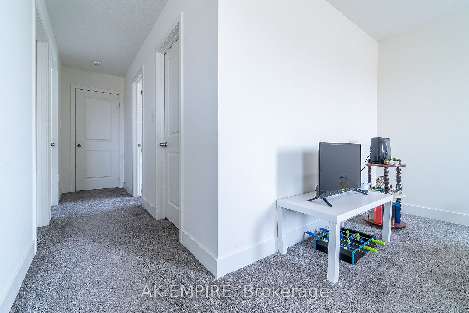 1604 Capri Cres