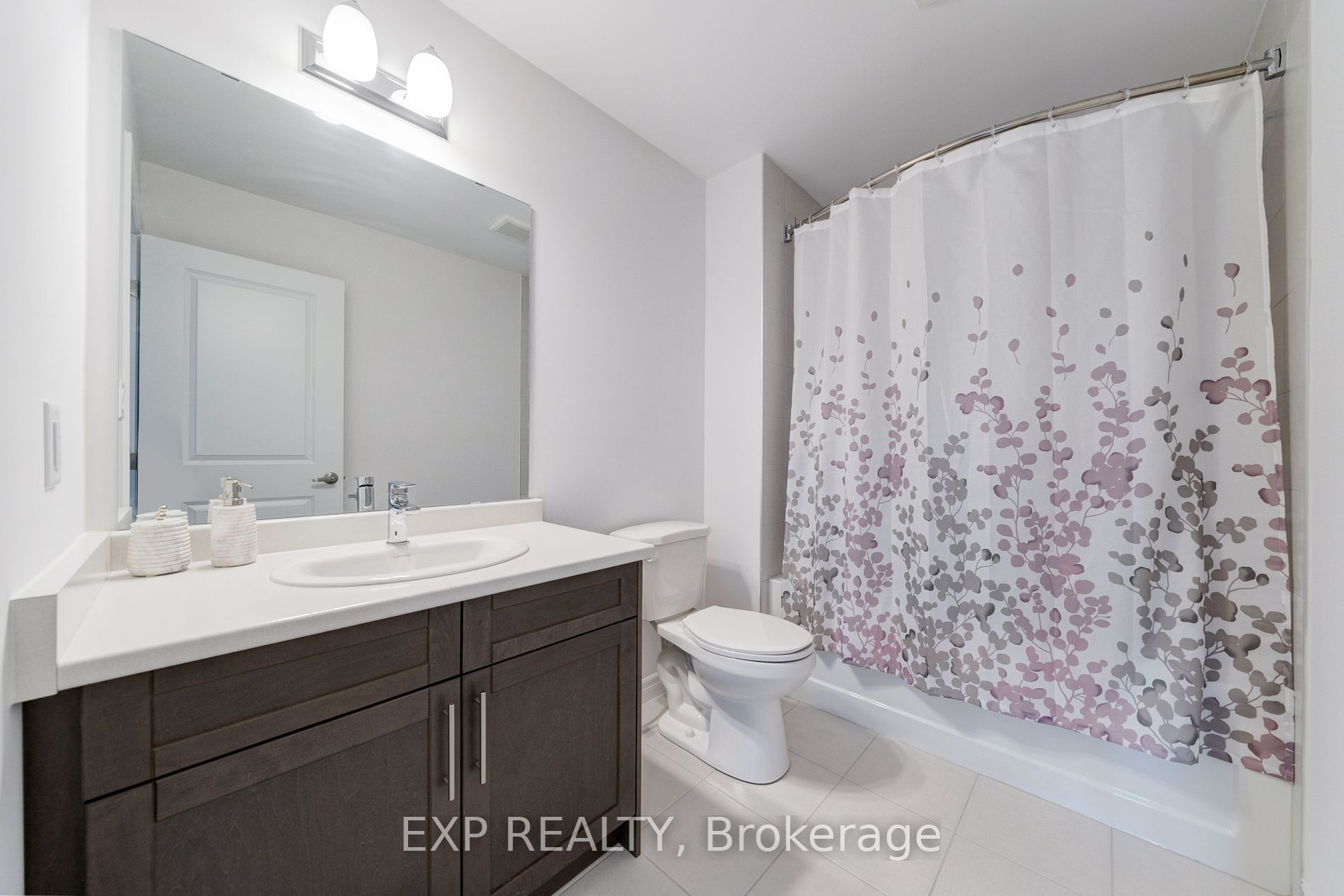 61 Soho St, #142