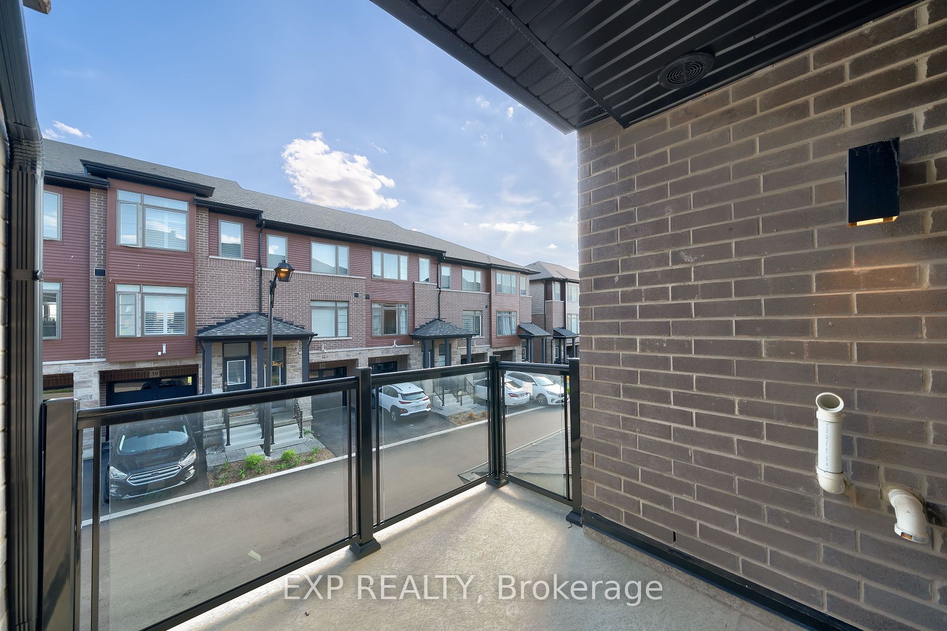 61 Soho St, #142