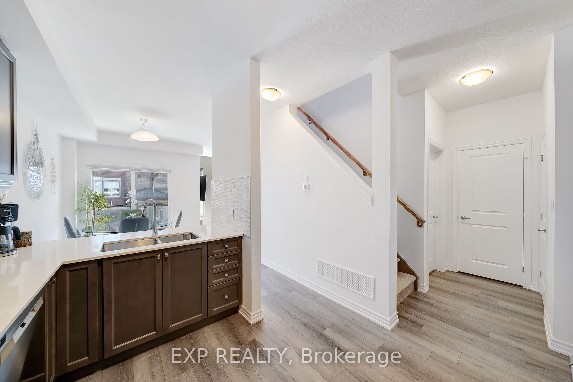61 Soho St, #142