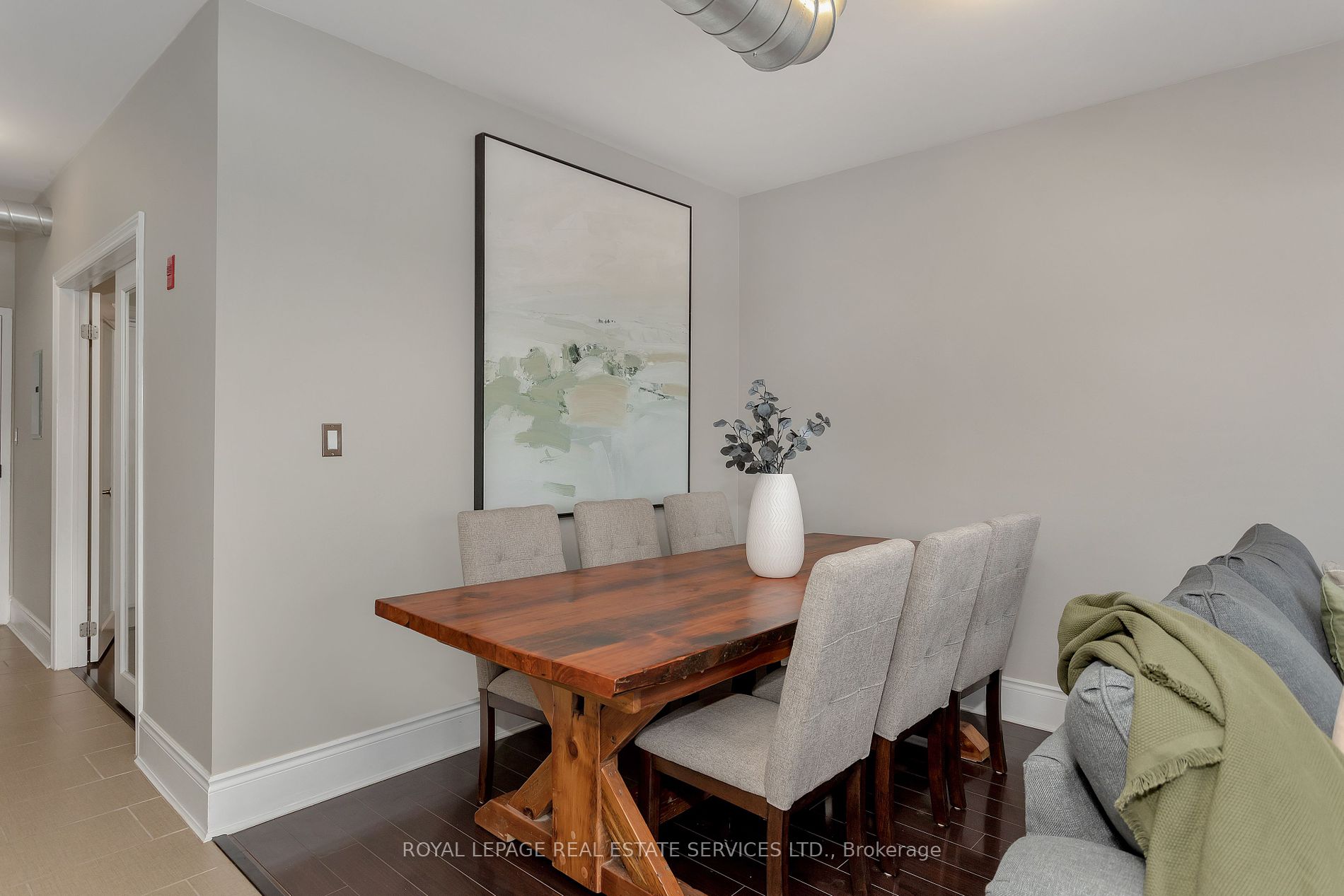 80 King William St, #402