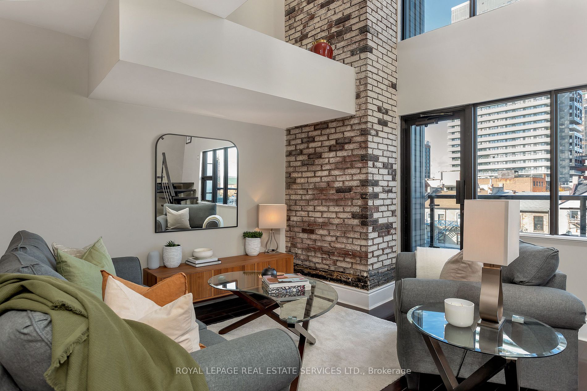 80 King William St, #402