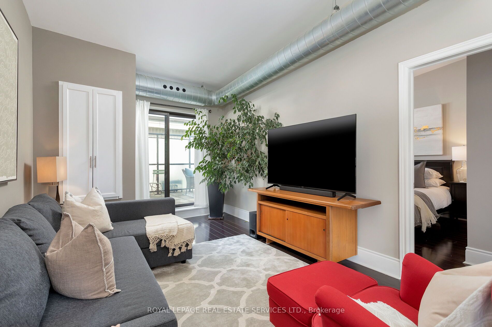 80 King William St, #402