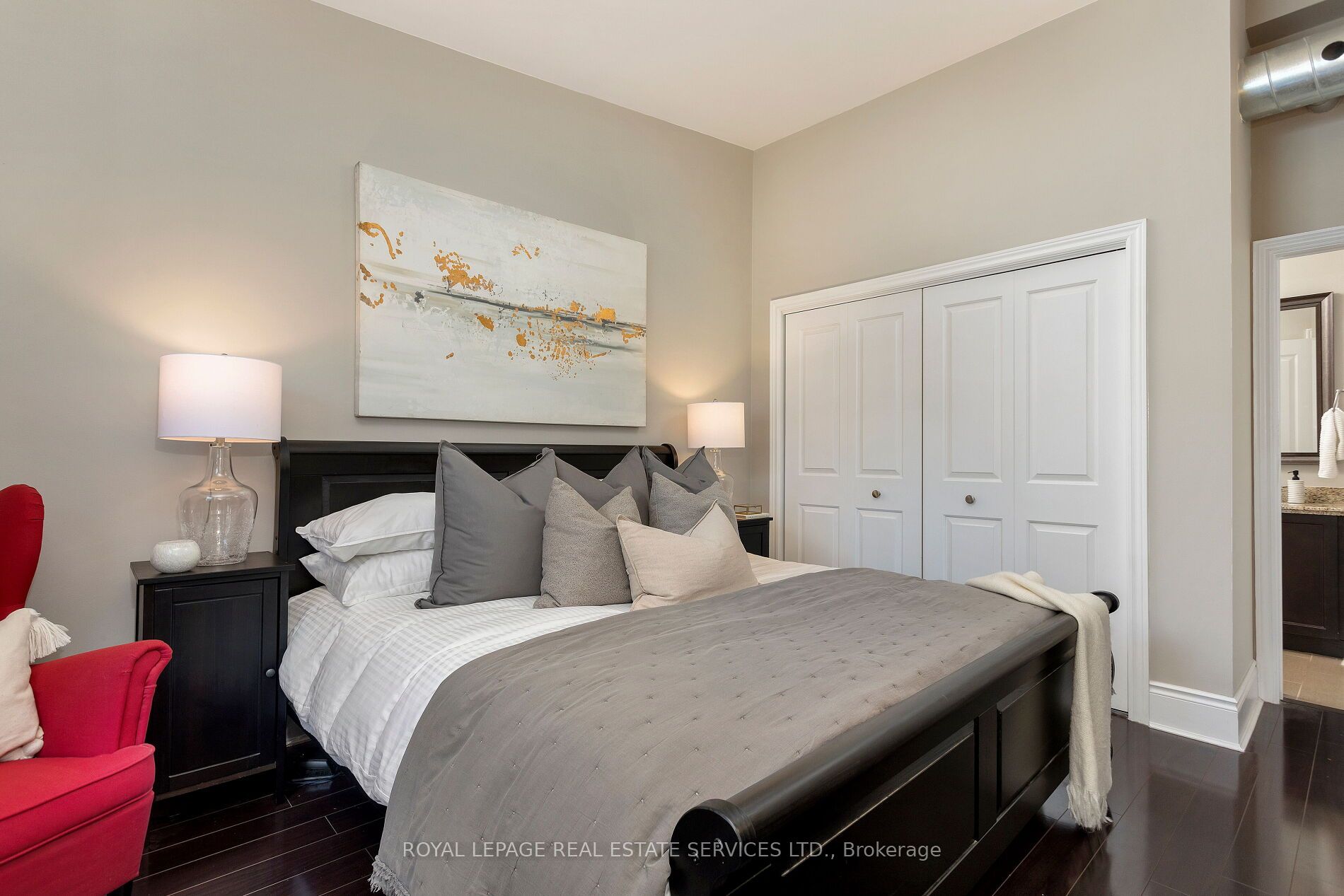 80 King William St, #402