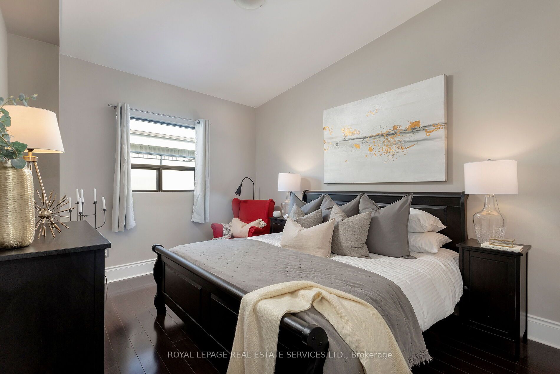 80 King William St, #402