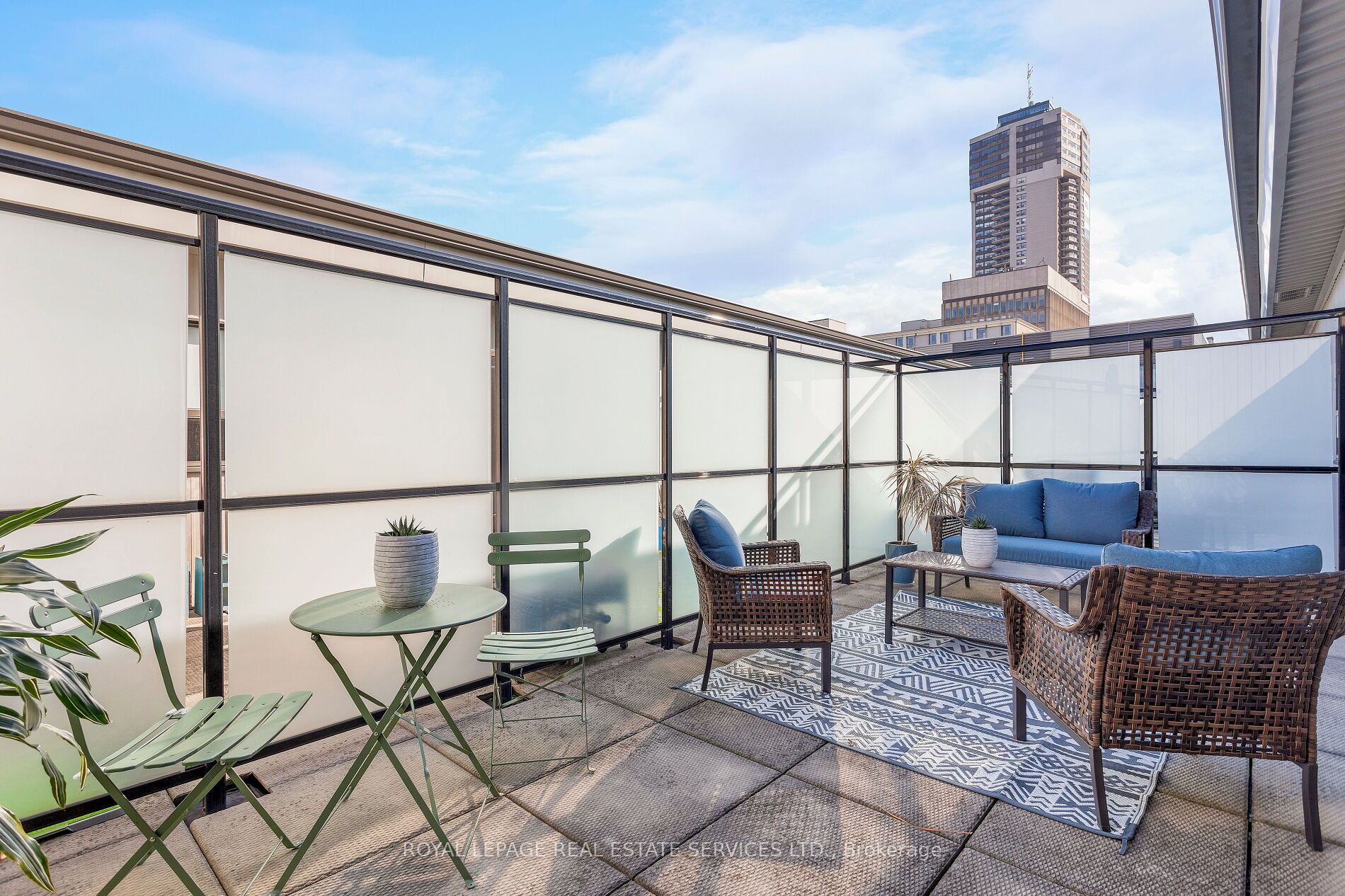 80 King William St, #402