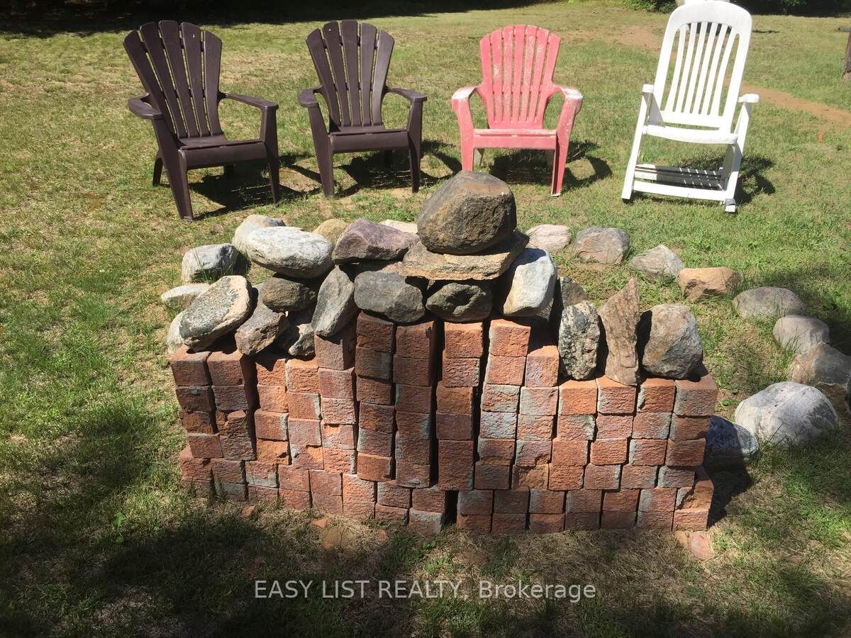 1084 South Algonquin Road