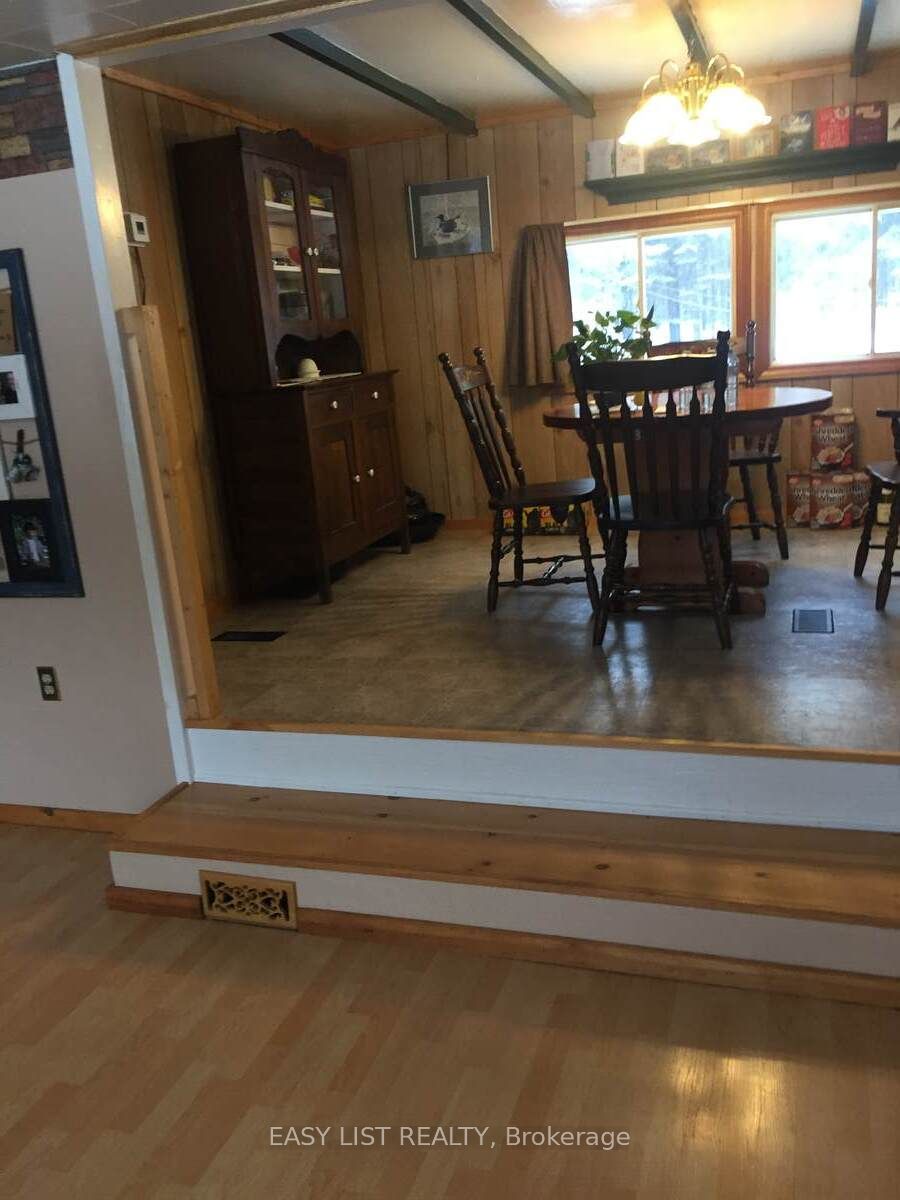 1084 South Algonquin Road