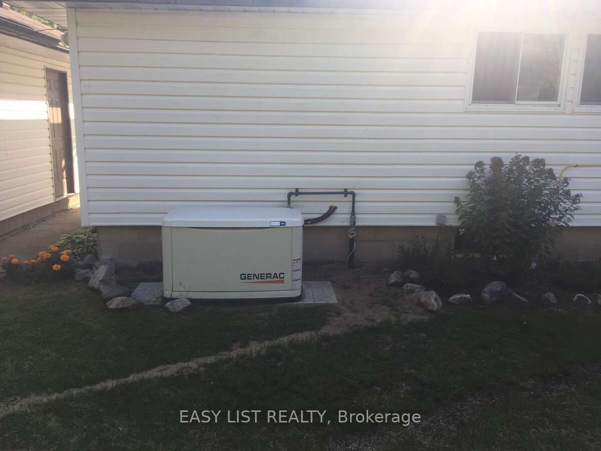 1084 South Algonquin Road